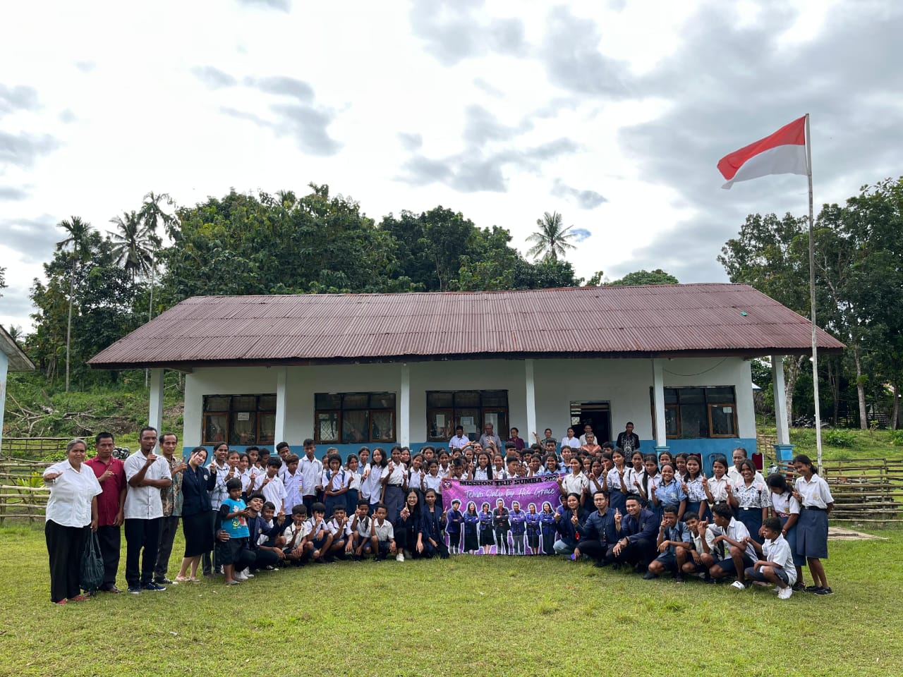 "Only By His Grace": STTII Yogyakarta Gelar Mission Trip dan Pengabdian Masyarakat di Sumba Raya